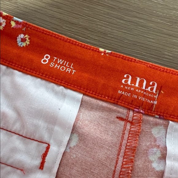 Bundle 5 items @ 10$, pay only 30$ - 2 items free!  Orange Floral Twill Shorts - Picture 5 of 12